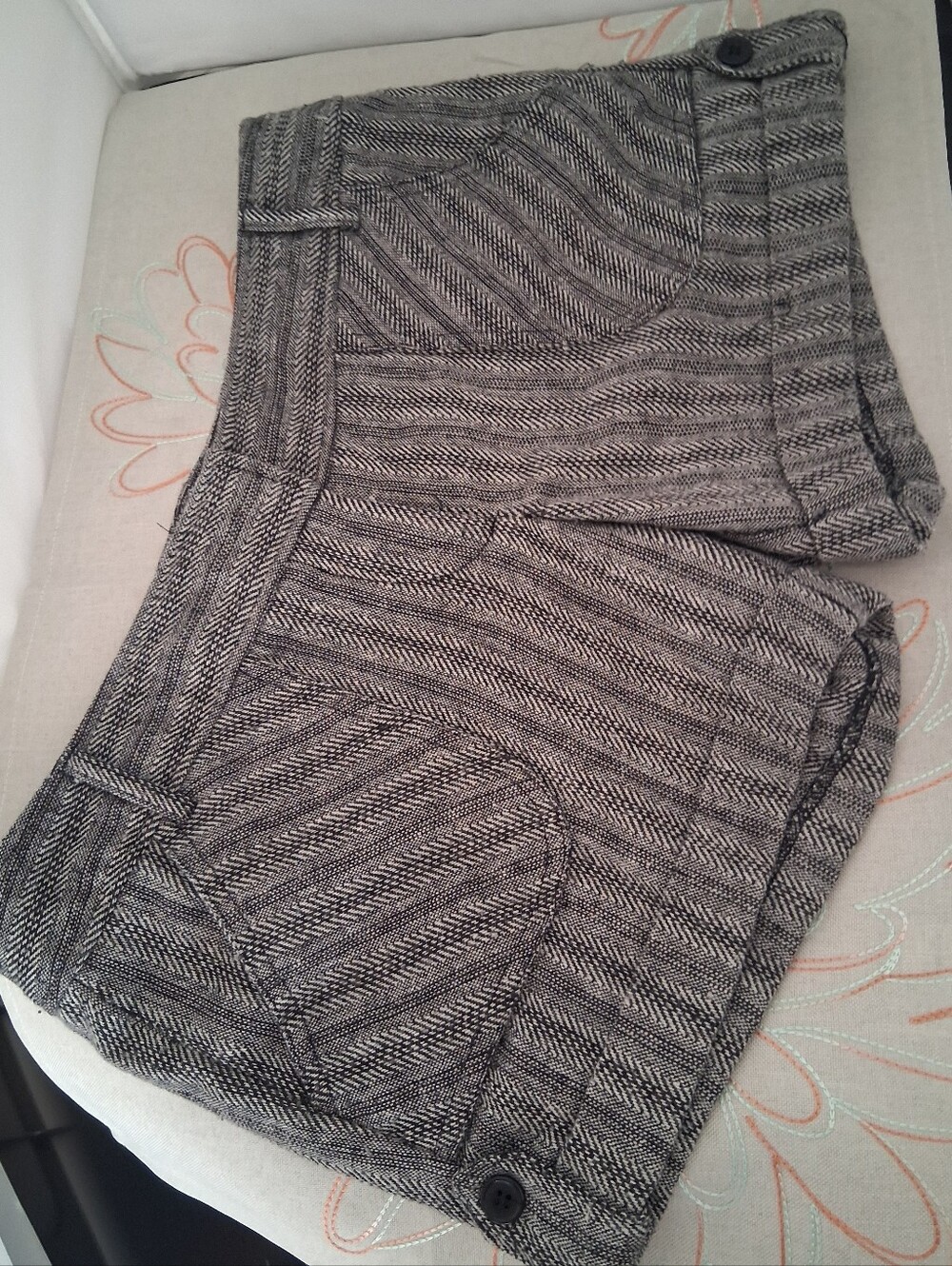 Womens Gray Herringbone Shorts Size 7